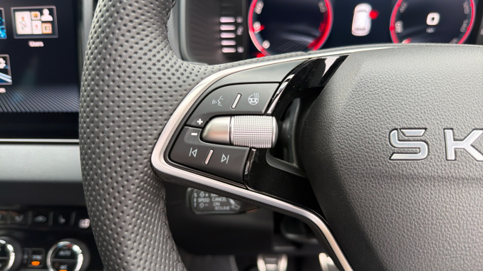 Skoda Karoq 1.5 TSI Sportline Edition 5dr Petrol Estate - Image 17
